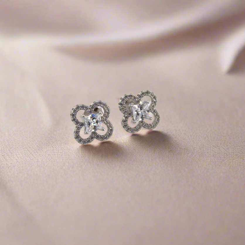 925 Sterling Silver Clover Stud Earrings