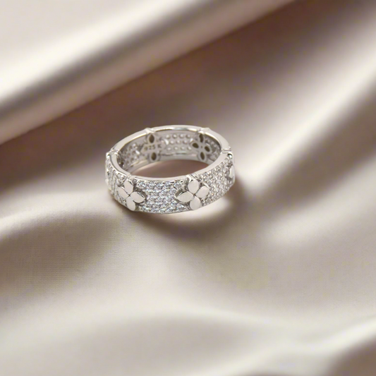 925 Sterling Silver Clover CZ Band Ring